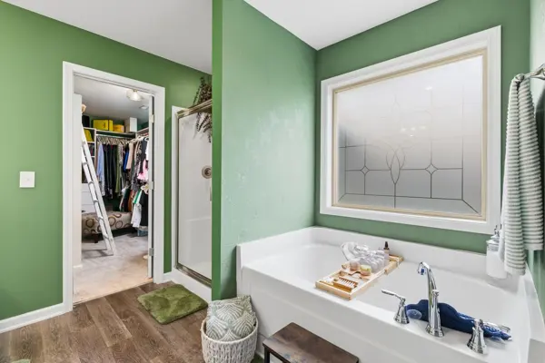 Soaking tub